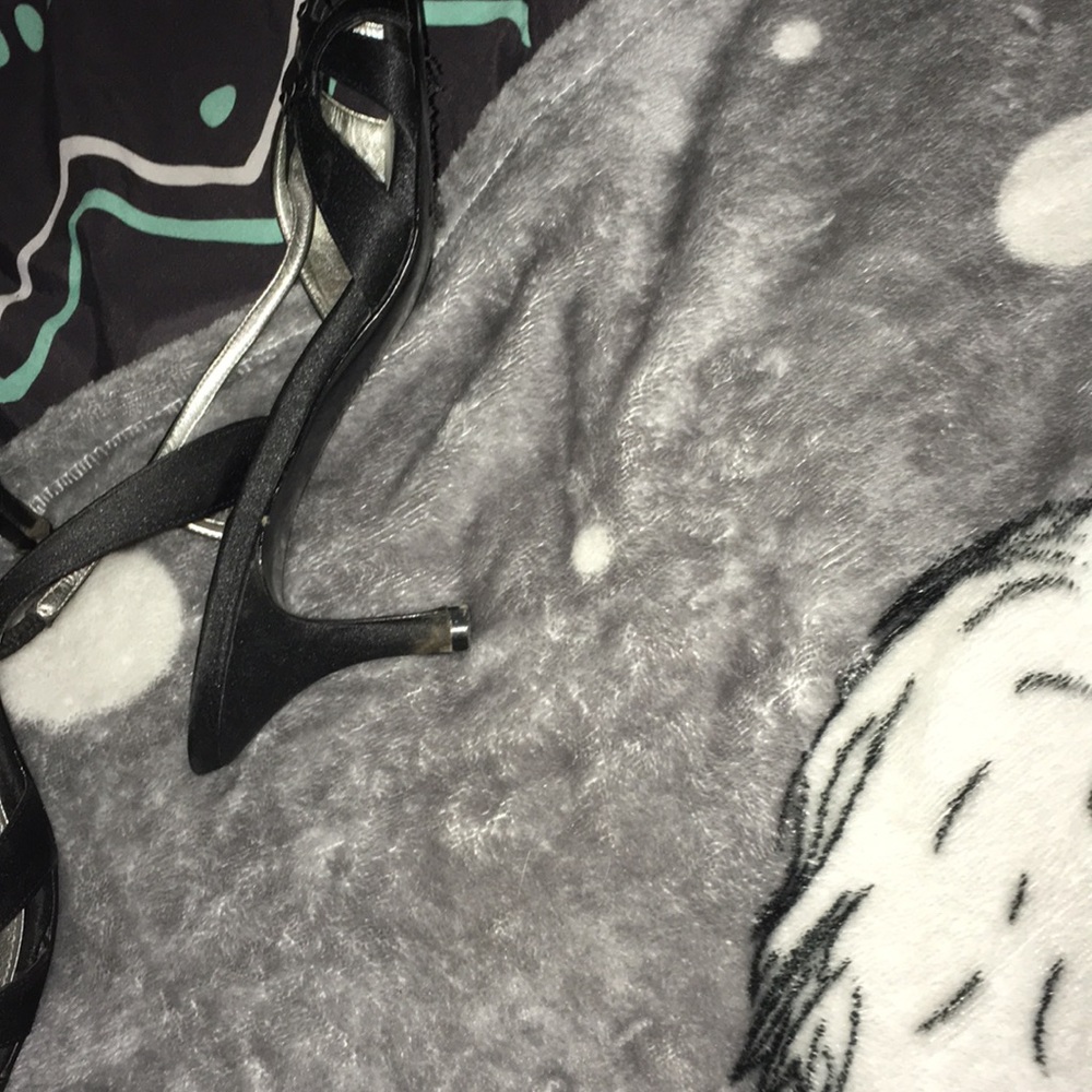 Shoes - Picture 4 of 4